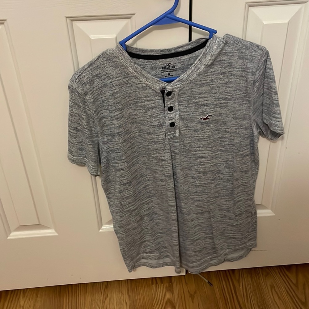 HOLLISTER GREY HENLEY SHIRT MUST HAVE COLLECTION GREY STRIPES SIZE S